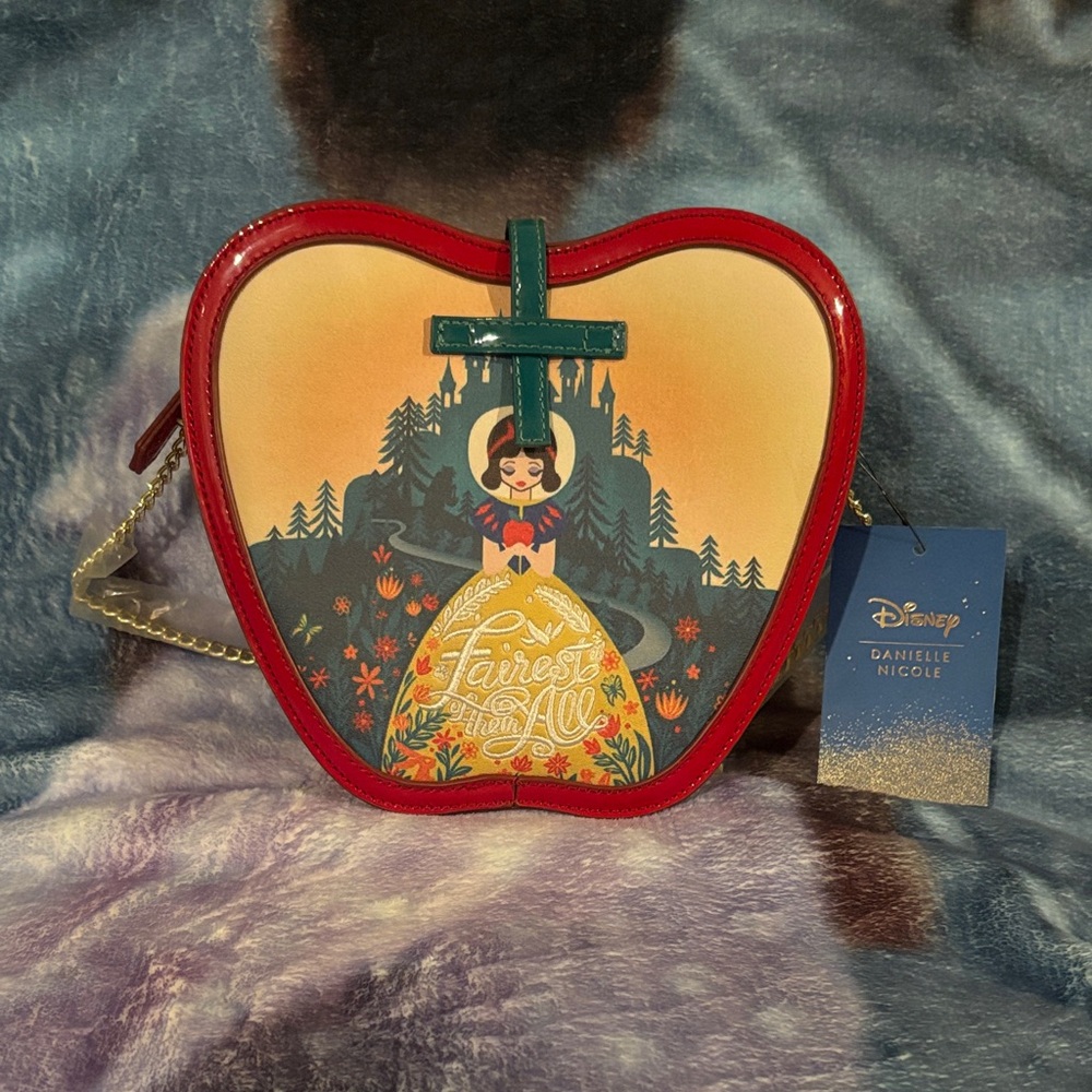 Danielle Nicole & Disney Art of Snow White Crossbody Bag NWT